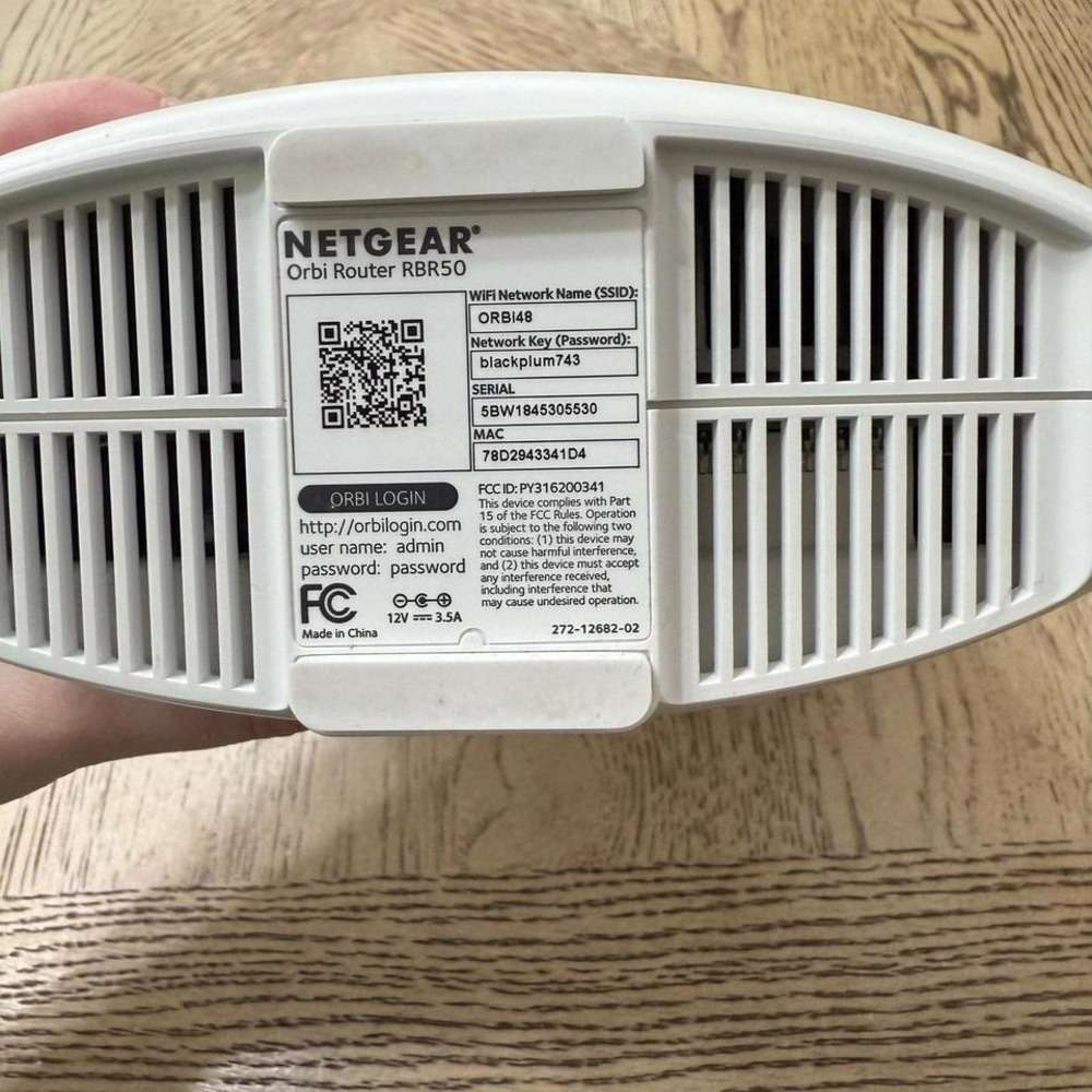 NETGEAR Orbi Router RBR50 with Power Cord - Picture 6 of 7